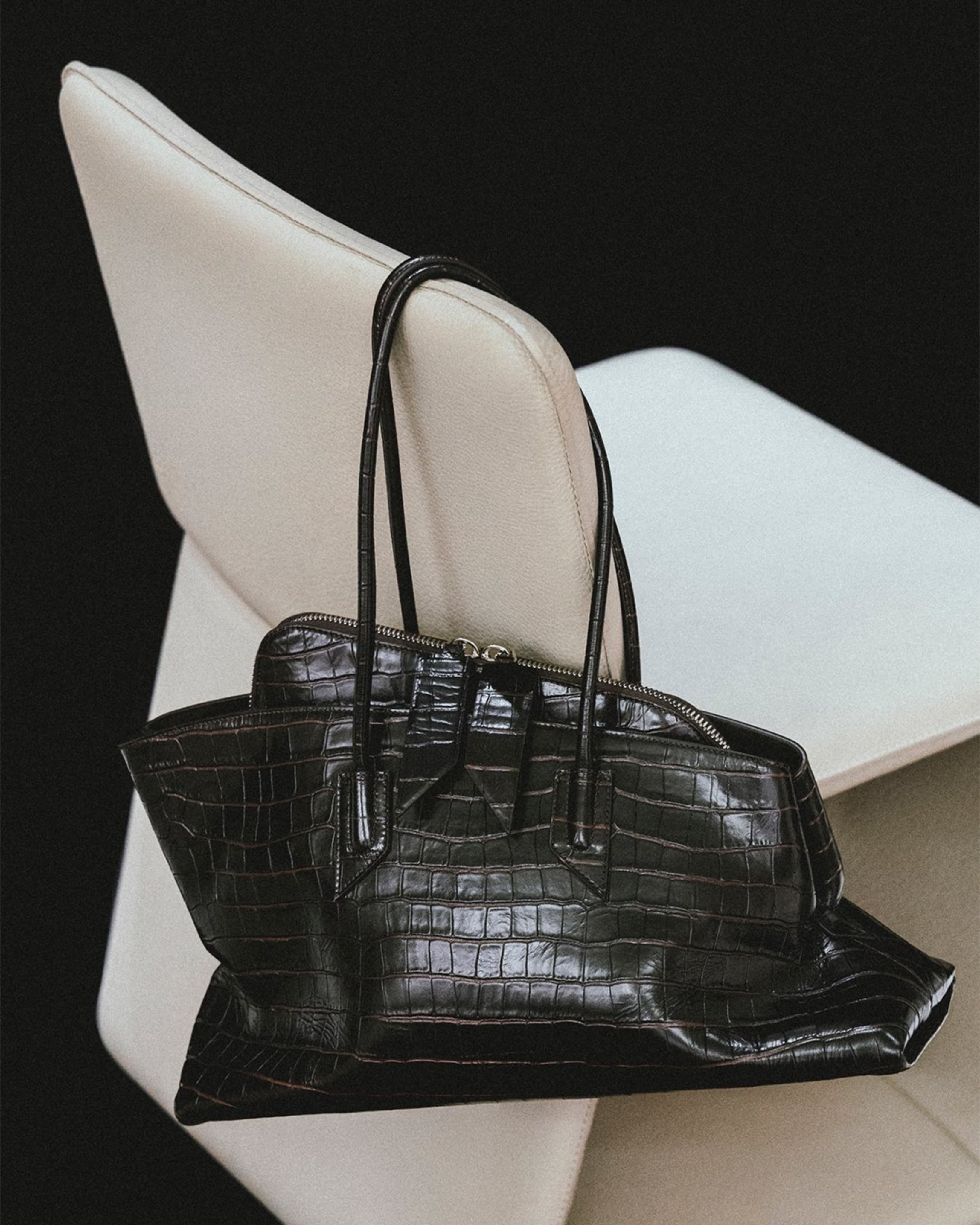 NHỮNG CHIẾC TÚI CÔNG SỞ CÙNG BẠN THĂNG TIẾN và đạt được đdsa